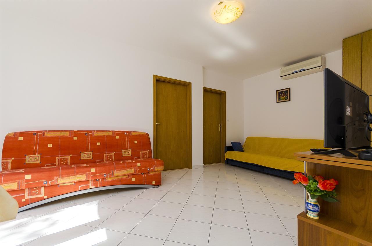 Apartments Krusica Трогир Экстерьер фото